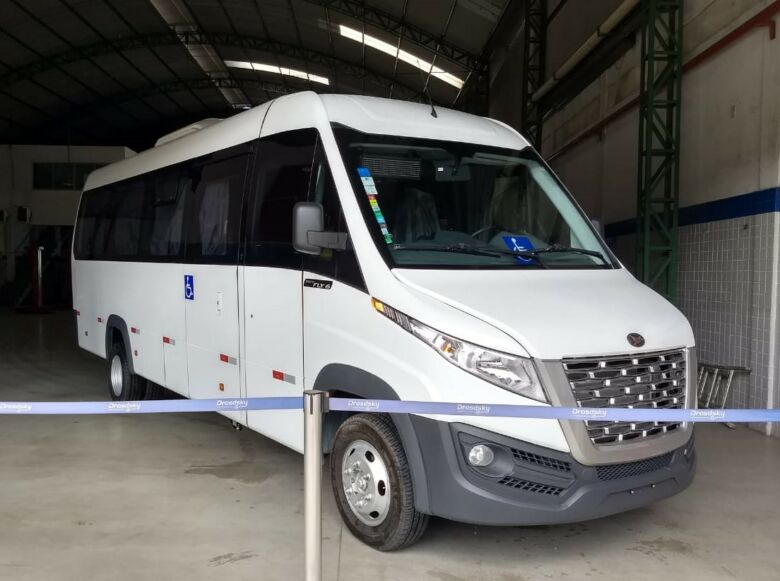 Apae Guarapari recebe micro-ônibus adaptado do Criança Esperança