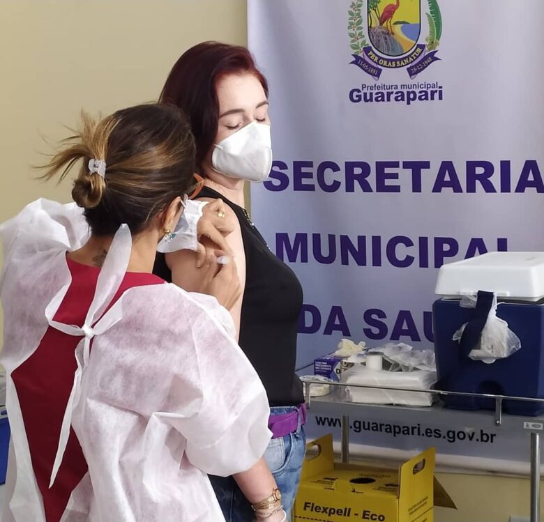 "Não podia perder a fé" diz primeira médica vacinada contra Covid em Guarapari