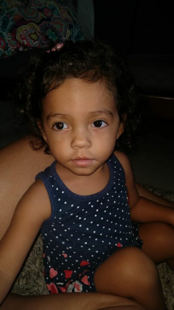 Ajuda Pietra1 - Em Guarapari, pais pedem ajuda para realizar cirurgia da filha com tumor no olho