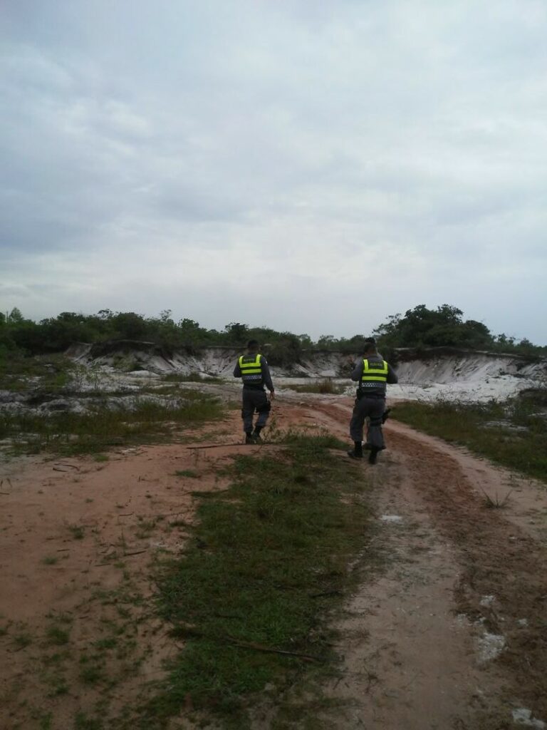 Extração de areia no APA de Setiba é crime e causa danos ambientais em Guarapari