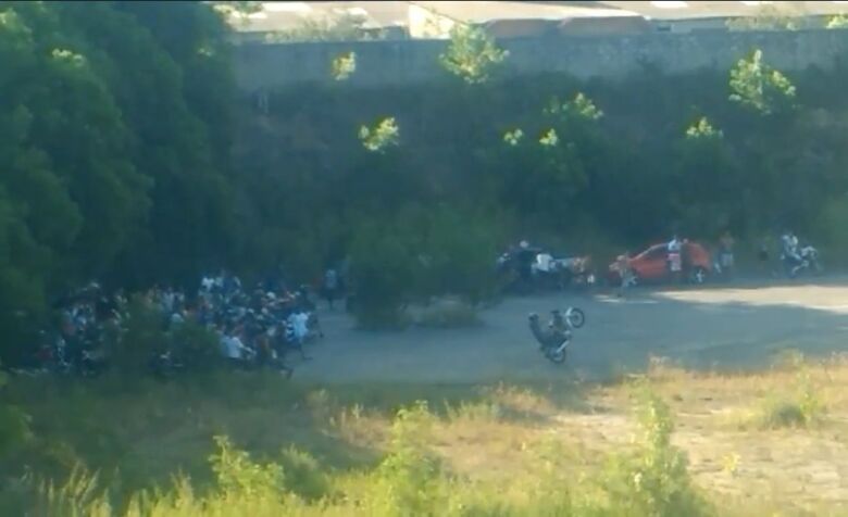 Guarapari: moradora reclama de motoqueiros que causam perturbação em Muquiçaba
