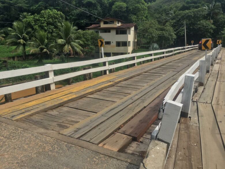 Moradores reclamam de más condições de ponte em Alfredo Chaves