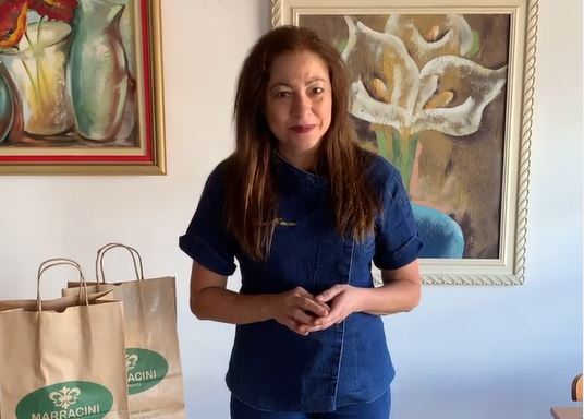 Vídeo: empresária incentiva população de Guarapari a comprar do comércio local