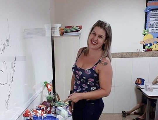 Após vencer a Covid-19, professora de Guarapari precisa de ajuda para voltar a andar