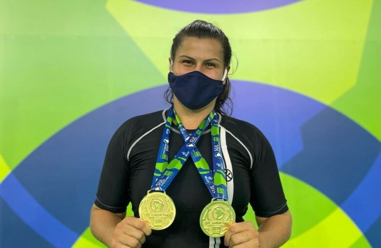 Atleta de Guarapari, Fernanda Mazzelli conquista título sul-americano de Jiu-Jitsu, no Rio de Janeiro