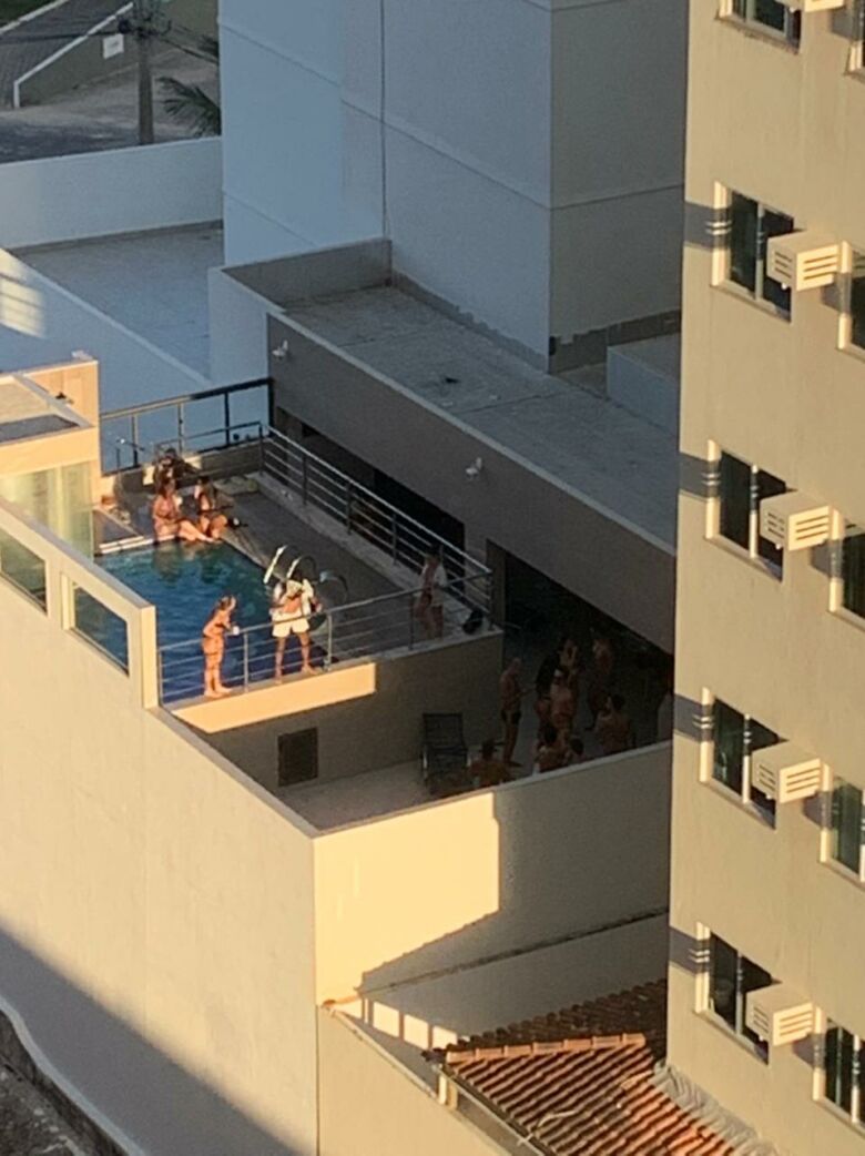 Guarapari: morador denuncia festa clandestina em condomínio na Praia do Morro