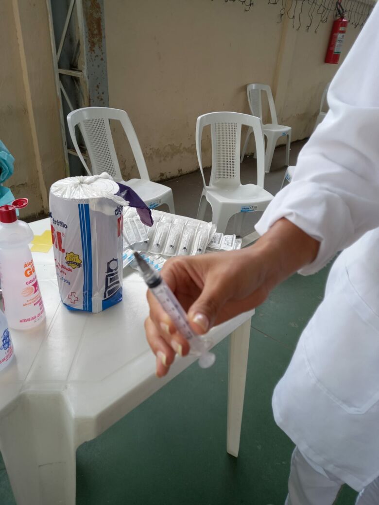 Covid-19: agendamento de vacina para profissionais da Educação e comorbidades nesse sábado (29)