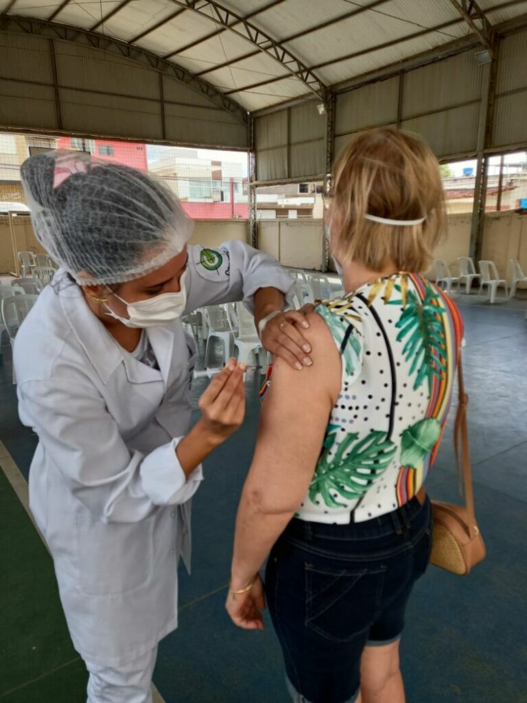 vacina 65 69 4 - Agendamento da vacinação contra Covid-19 evita filas e espera em Guarapari