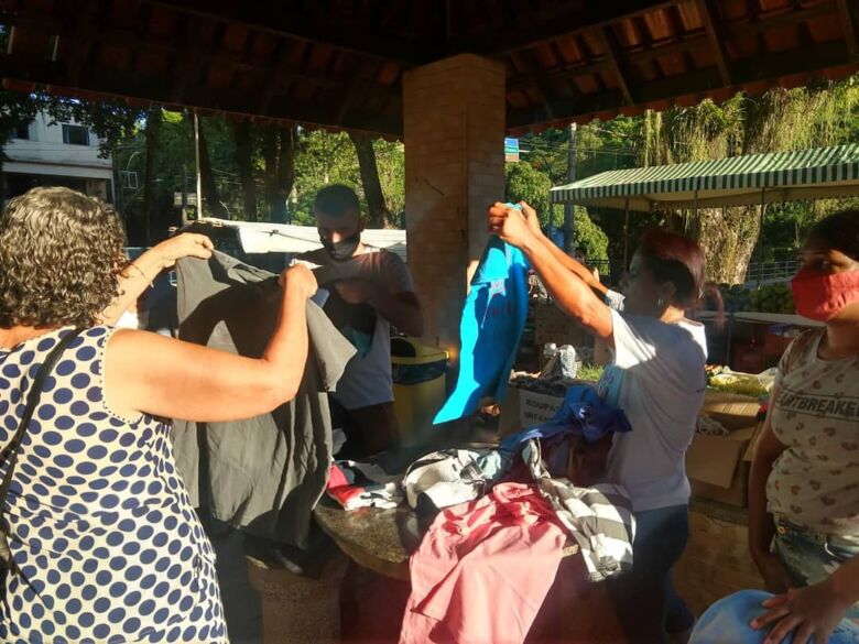 Bazar com produtos a partir de R$2 vai ajudar animais abandonados de Alfredo Chaves