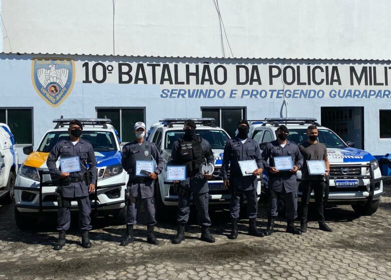10º Batalhão homenageia destaques operacionais e transferidos para reserva em Guarapari