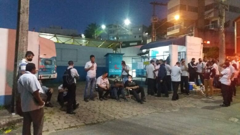 Guarapari amanhece sem ônibus após anuncio do fim da greve