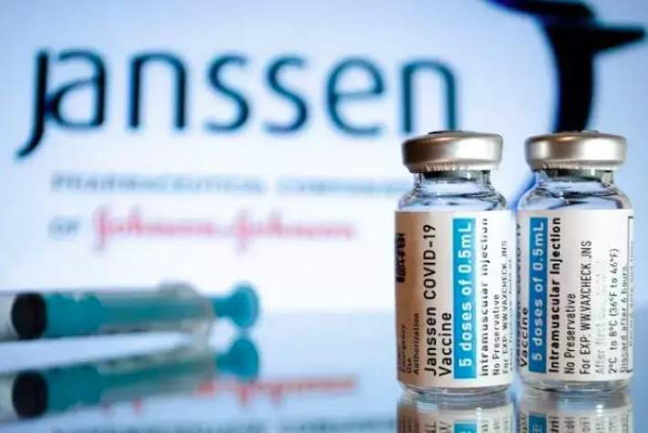 Prestes a receber 50 mil doses de vacina da Janssen, ES quer aplicar todas em um dia