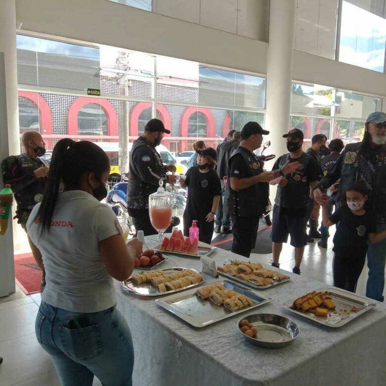 Moto clubes de Guarapari realizam ação contra o uso do cerol em linhas de pipa