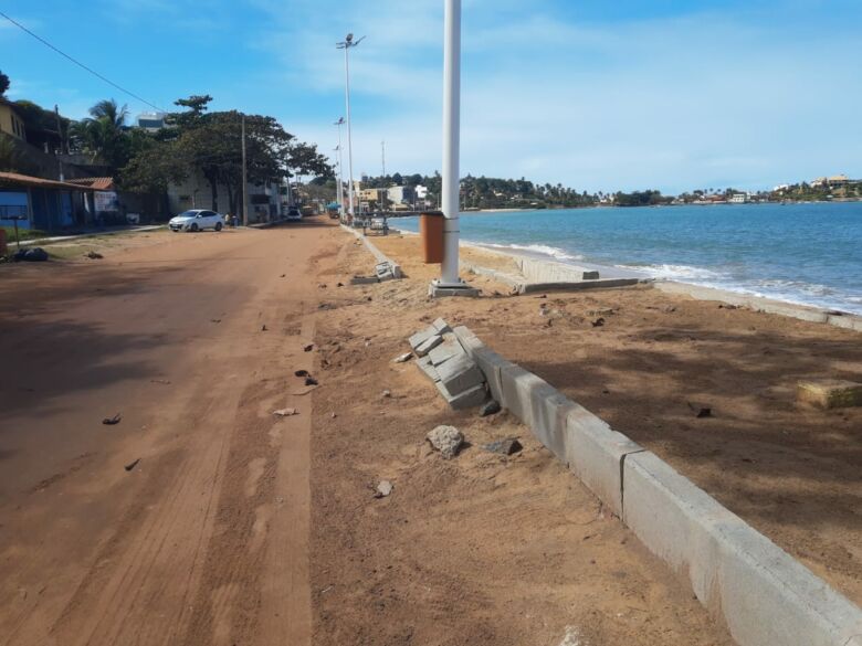 Guarapari: carta aberta cobra respostas em relação a atraso de obra na Orla da Praia de Meaípe