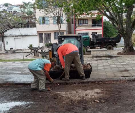 Praça Trajano Lino Gonçalves recebe reparos; prefeitura de Guarapari promete novo projeto