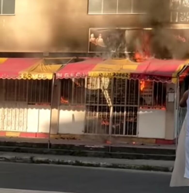 Incêndio atinge ateliê de costura em Guarapari
