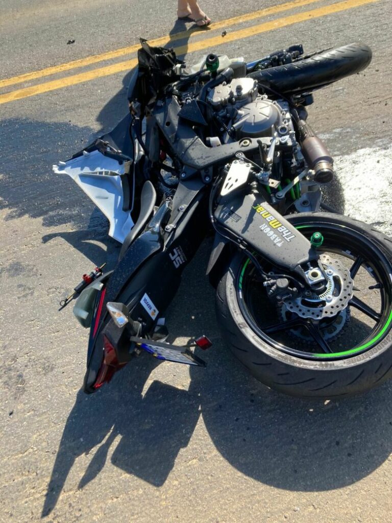 PC apura circustâncias de acidente envolvendo moto esportiva em Guarapari