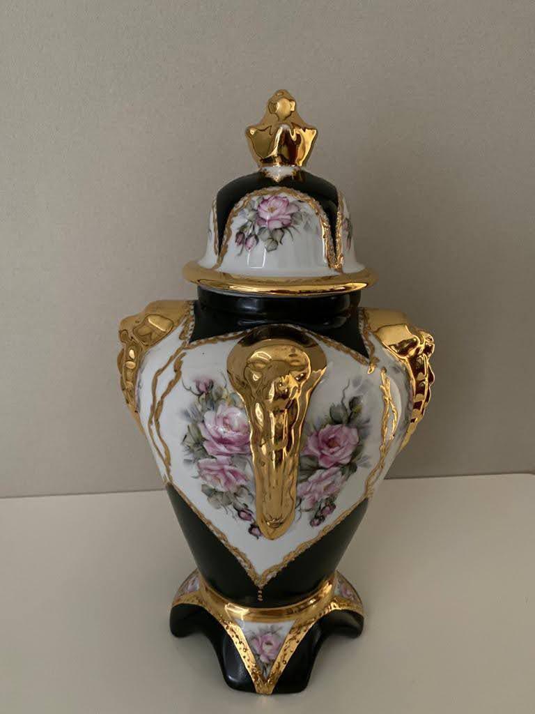 Artista de Guarapari expõe trabalhos em porcelana e óleo sobre tela 6 theozilda schwabach 2021 11 25 10