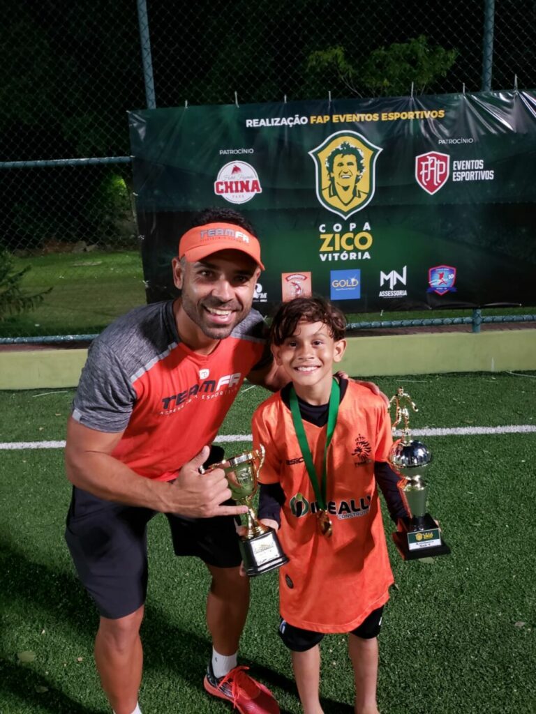 Time formado por crianças de Guarapari conquista 1º lugar na Copa Zico 2021