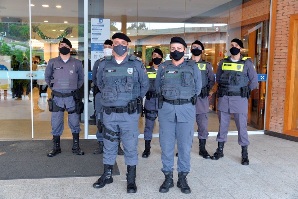 Operação Natal: Polícia Militar reforça segurança em comércio do ES