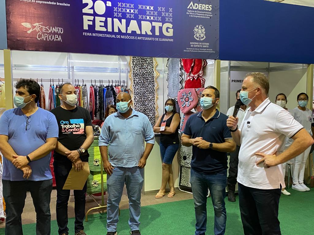 Abertura de feira de artesanato em Guarapari conta com a presença de Renato Casagrande
