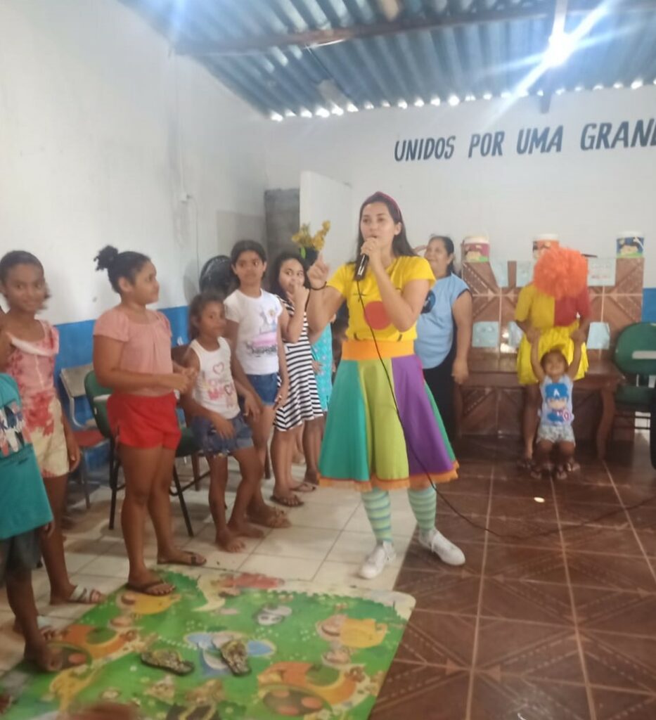 Igreja de Guarapari realiza atividade para ajudar comunidade carente