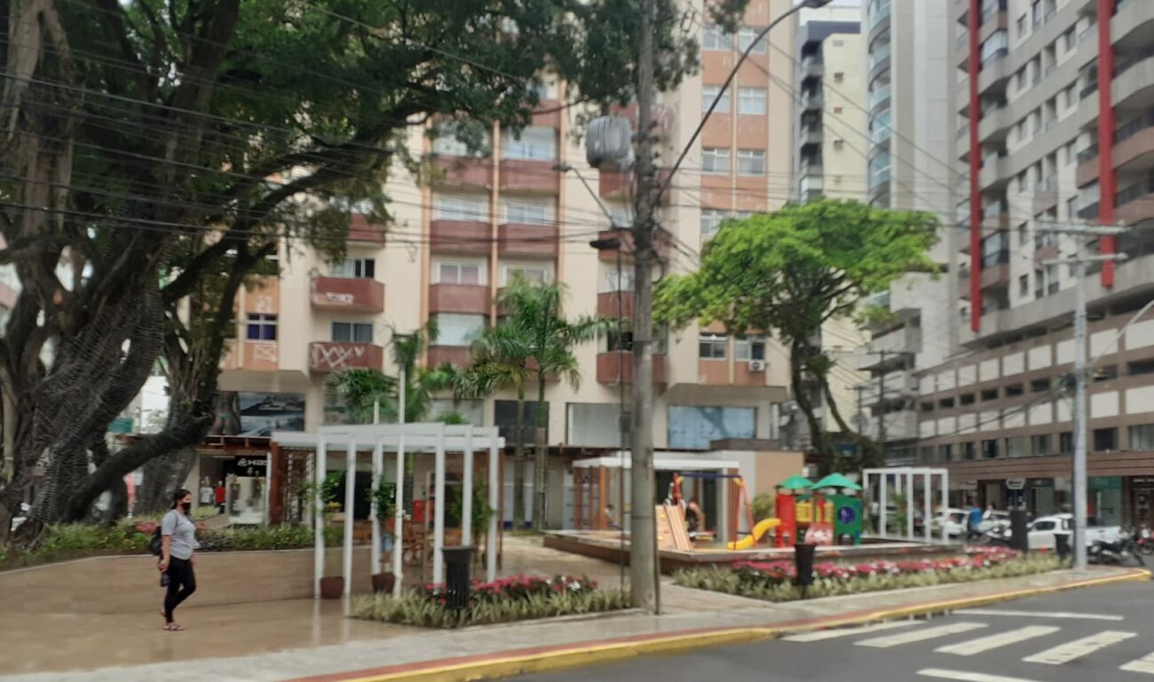 Artigo: três praças recém reformadas dão outra vida ao Centro de Guarapari