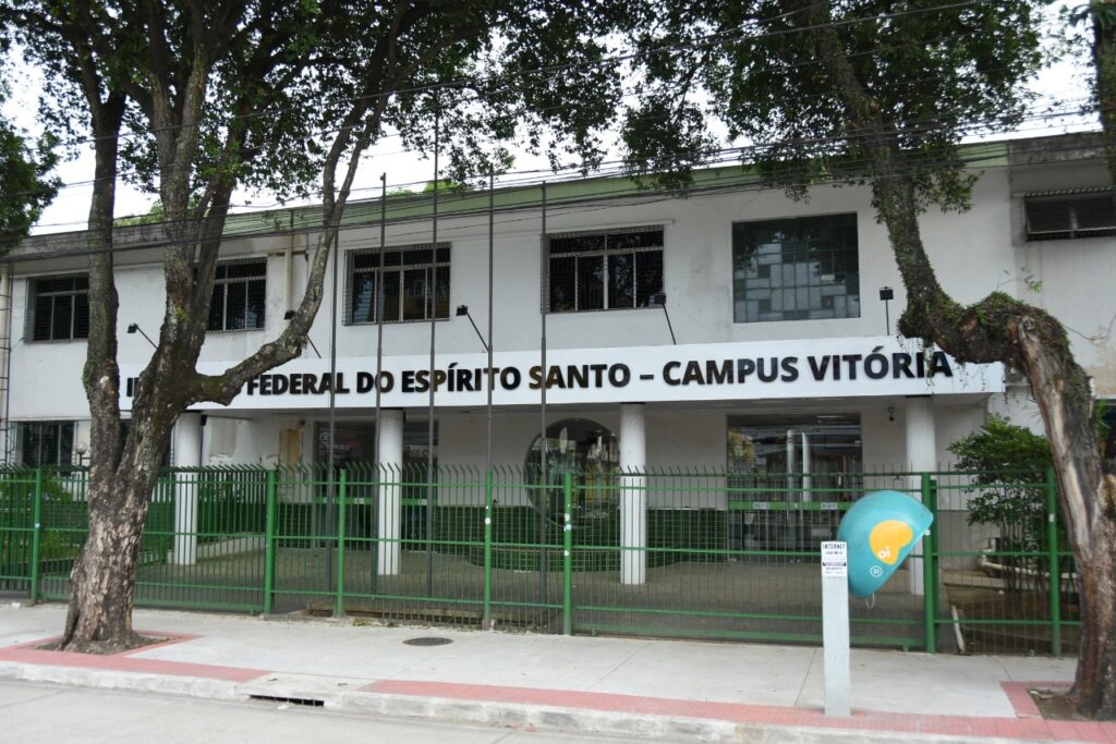 Últimos dias de inscrições para Processo Seletivo do Ifes com salário de até R$ 4,3 mil