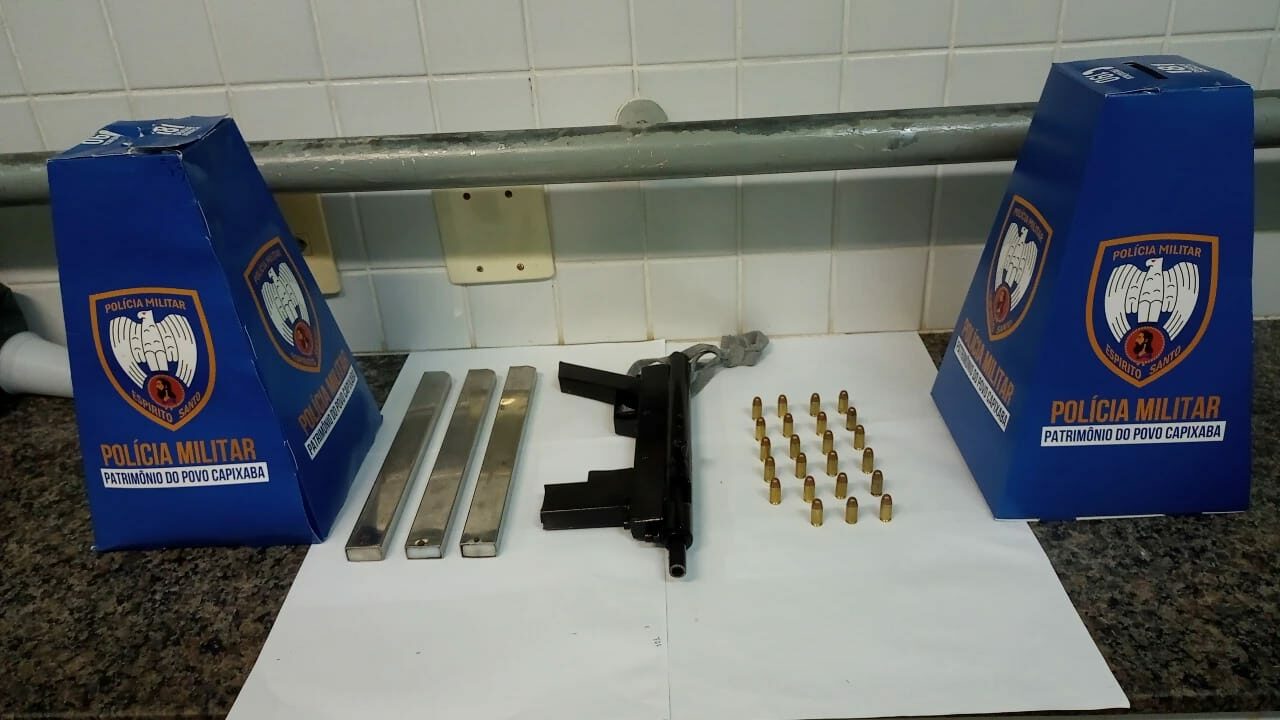 Submetralhadora de fabricação caseira é apreendida na Praia do Morro em Guarapari