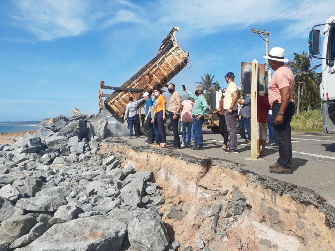 Governador visita obras em Meaípe e destaca importância para o turismo em Guarapari e no ES