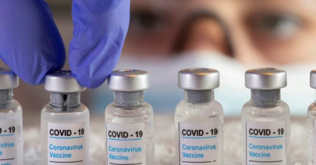 Guarapari prepara ação para dose de reforço da Covid-19; a vacina também é aplicada nas unidades de saúde