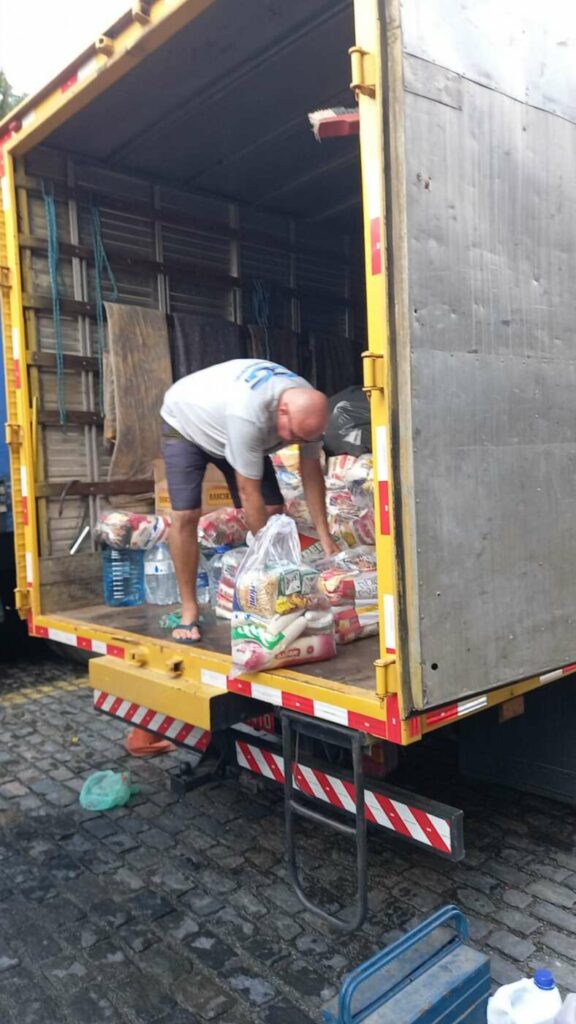 Igreja de Guarapari arrecadou mais de três toneladas de doações para vítimas de Petrópolis