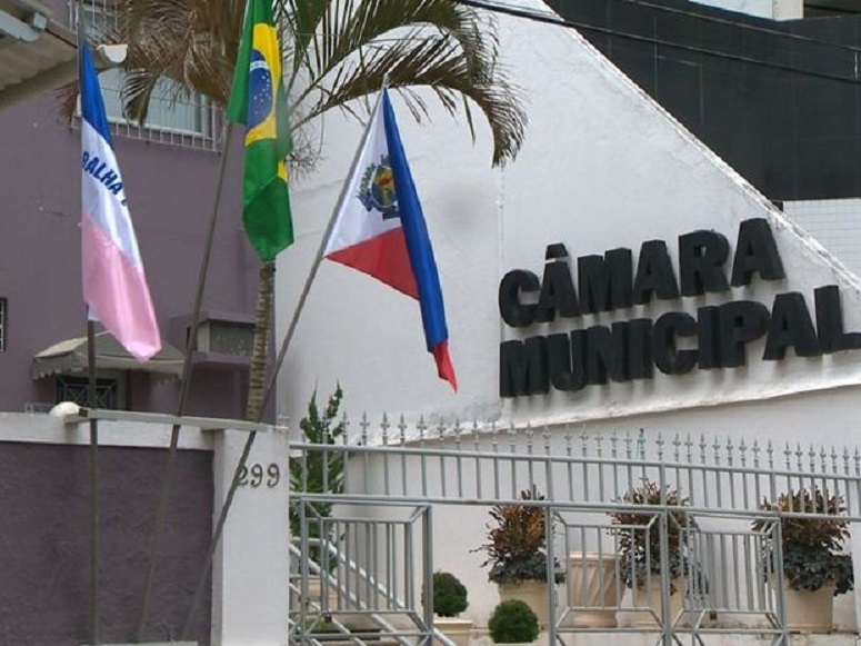 Sessão da Câmara que aumentou salário do Prefeito também beneficiou vereadores de Guarapari