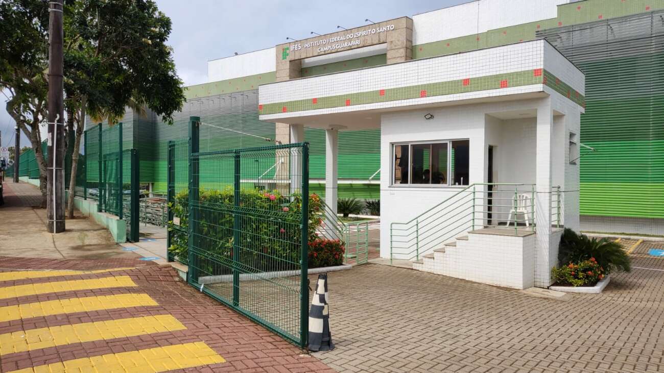 Ifes Guarapari abre processo seletivo com remuneração de até R$ 5.800 e benefícios