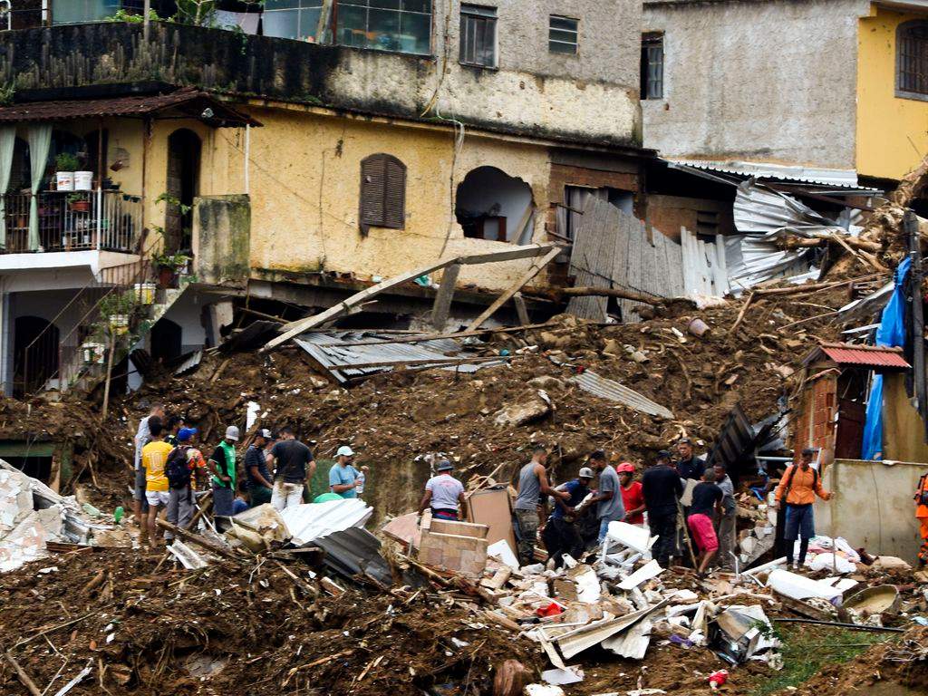 Igreja de Guarapari arrecada roupas e alimentos para vítimas de Petrópolis