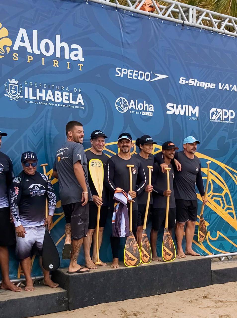 Clube de canoa havaiana de Guarapari conquista primeiro lugar em competição nacional