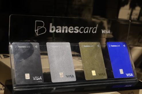 Cartões Banescard Visa são oficialmente lançados e começam a ser entregues aos clientes