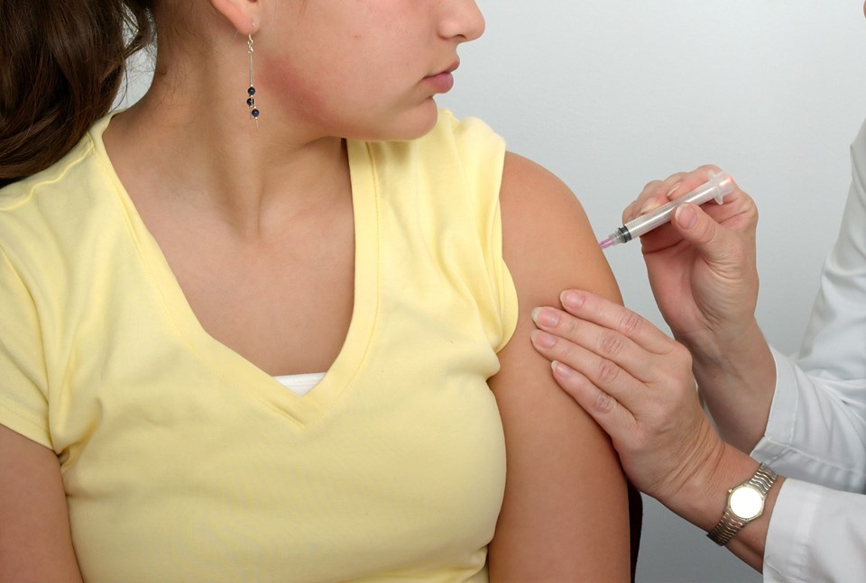 ES disponibiliza vacina contra meningite C para adolescentes de 13 a 19 anos ainda não imunizados