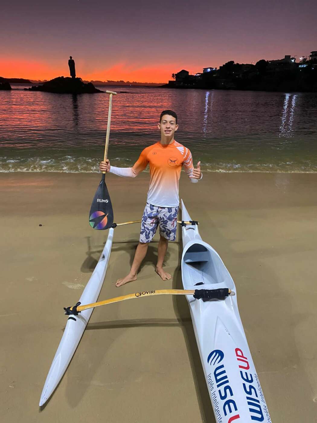 Atleta da canoa havaiana de Guarapari se classifica para mundial em Londres