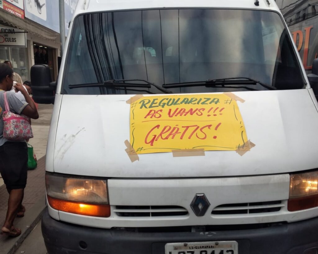 Vans transporte municipal coletivo irregular  e alternativo de passageiros circularam de graça em Guarapari 