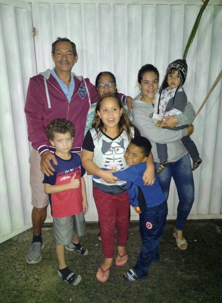 Dia Nacional da Adoção: família de Guarapari descreve a emoção com a chegada das crianças