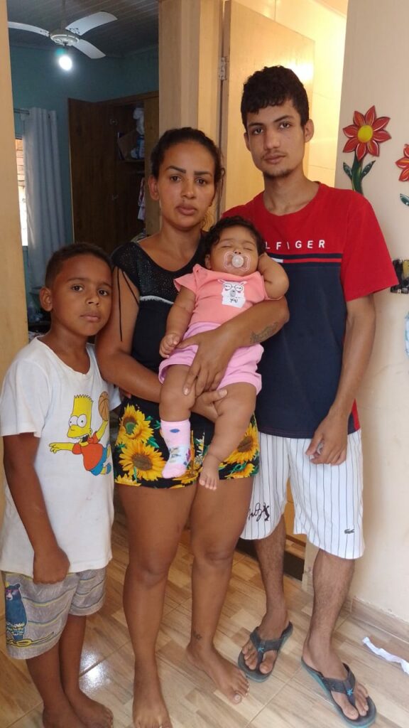 Família busca por ajuda para bebê com problemas respiratórios em Guarapari