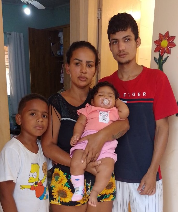 Família busca por ajuda para bebê com problemas respiratórios em Guarapari