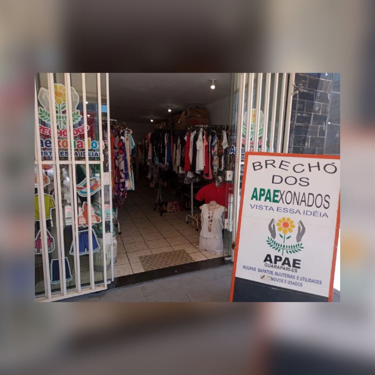 Mantido por doações, brechó da Apae Guarapari precisa de mercadorias