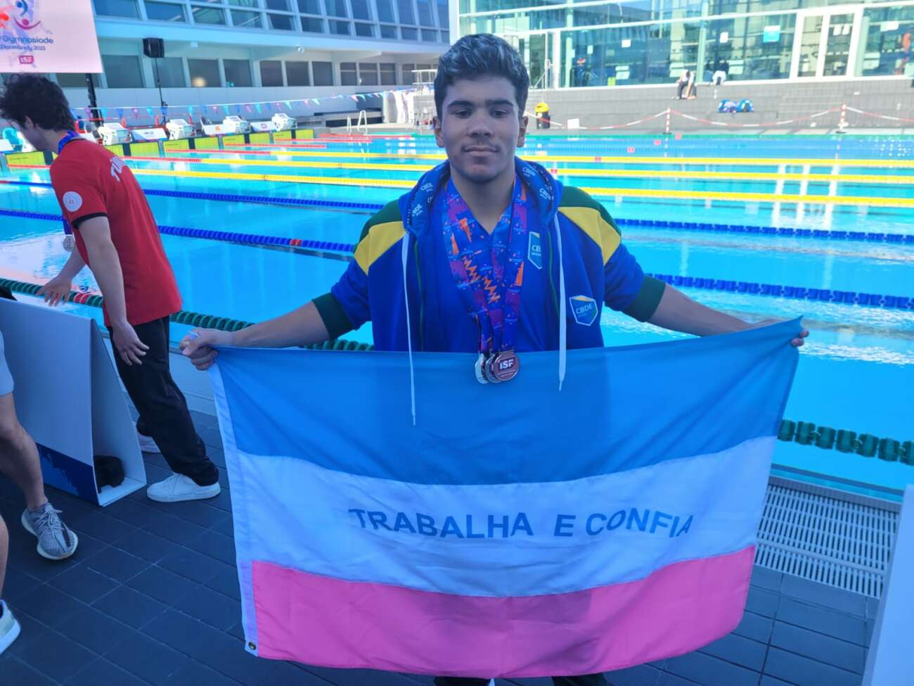 Nadador de Guarapari conquista três medalhas em mundial na França