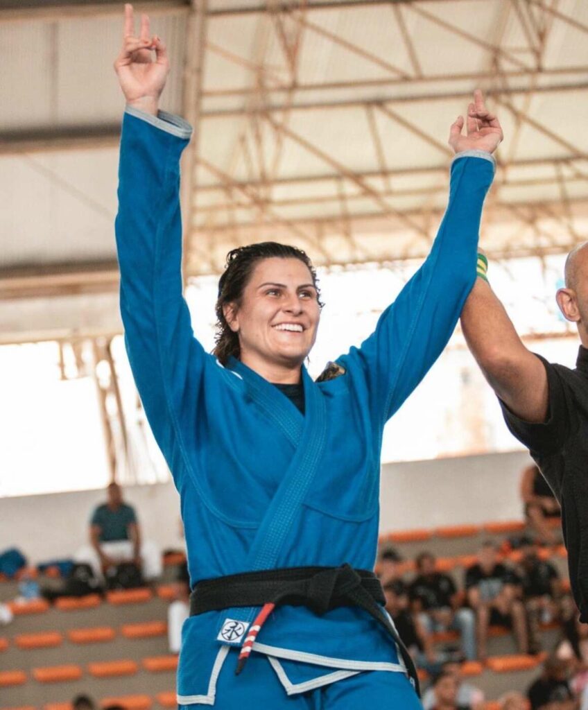 Representando Guarapari, lutadora ganha ouro em mais três competições de jiu jitsu