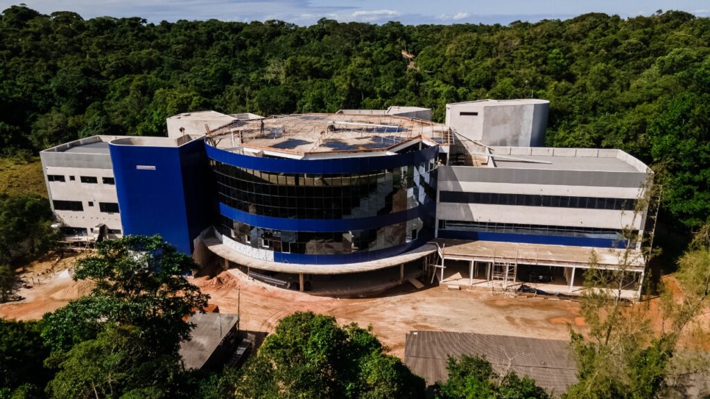Prefeitura de Guarapari anuncia nova data para conclusão de hospital