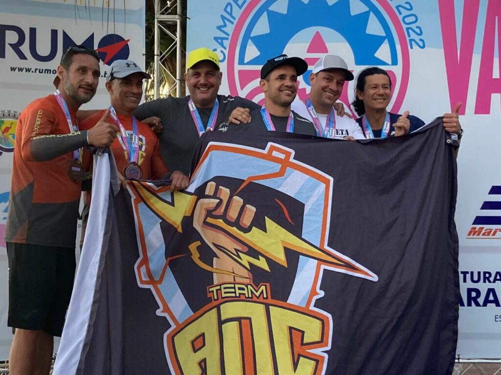 "Amigos da Canoa" conquista pódios durante etapa do estadual de VA´A em Guarapari