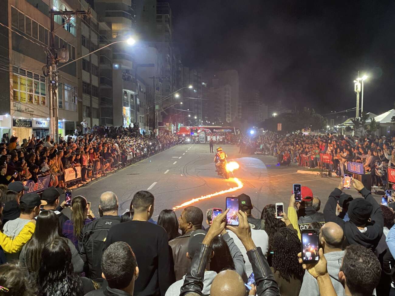 Apresentação do Força & Ação reúne milhares de pessoas em Guarapari