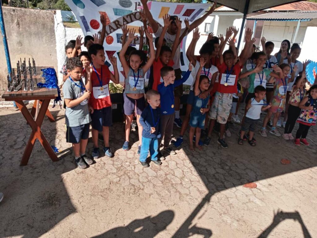 'Maratoninha Infantil': programação esportiva diverte crianças no bairro Lameirão, em Guarapari